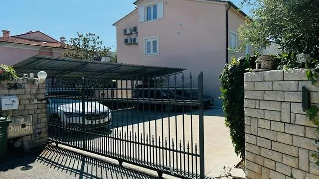 아파트 Monfiorenzo *