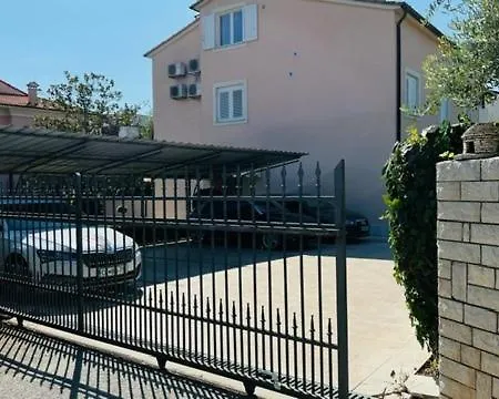 Апартаменты Monfirenzo *