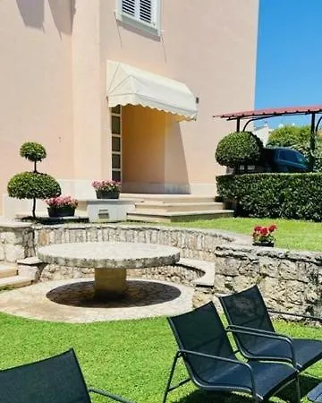 Апартаменты Monfirenzo Ровинь