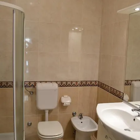 Monfirenzo Ровинь